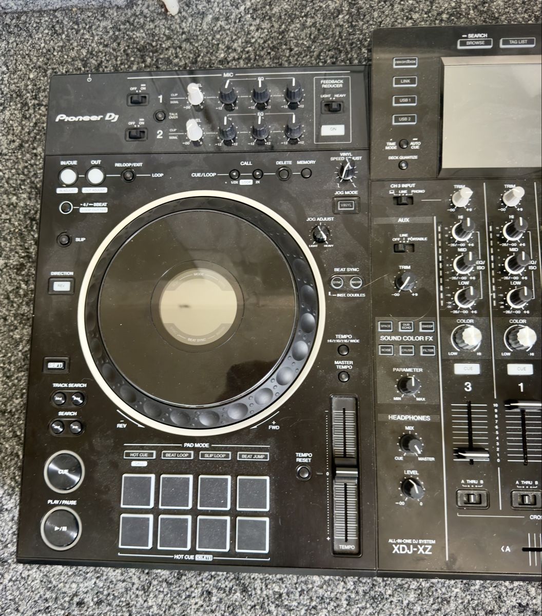Pioneer Console di mixaggio: DJ System Pioneer XDJ-XZ schwarz – Usato da Widnau venduto da kustercarmen 1