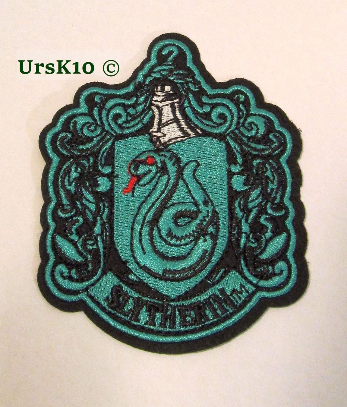 Plaketten & Abzeichen: Neu Harry Potter Patch / Badge Slytherin – Neu und originalverpackt aus St. Margarethen TG von ursk10