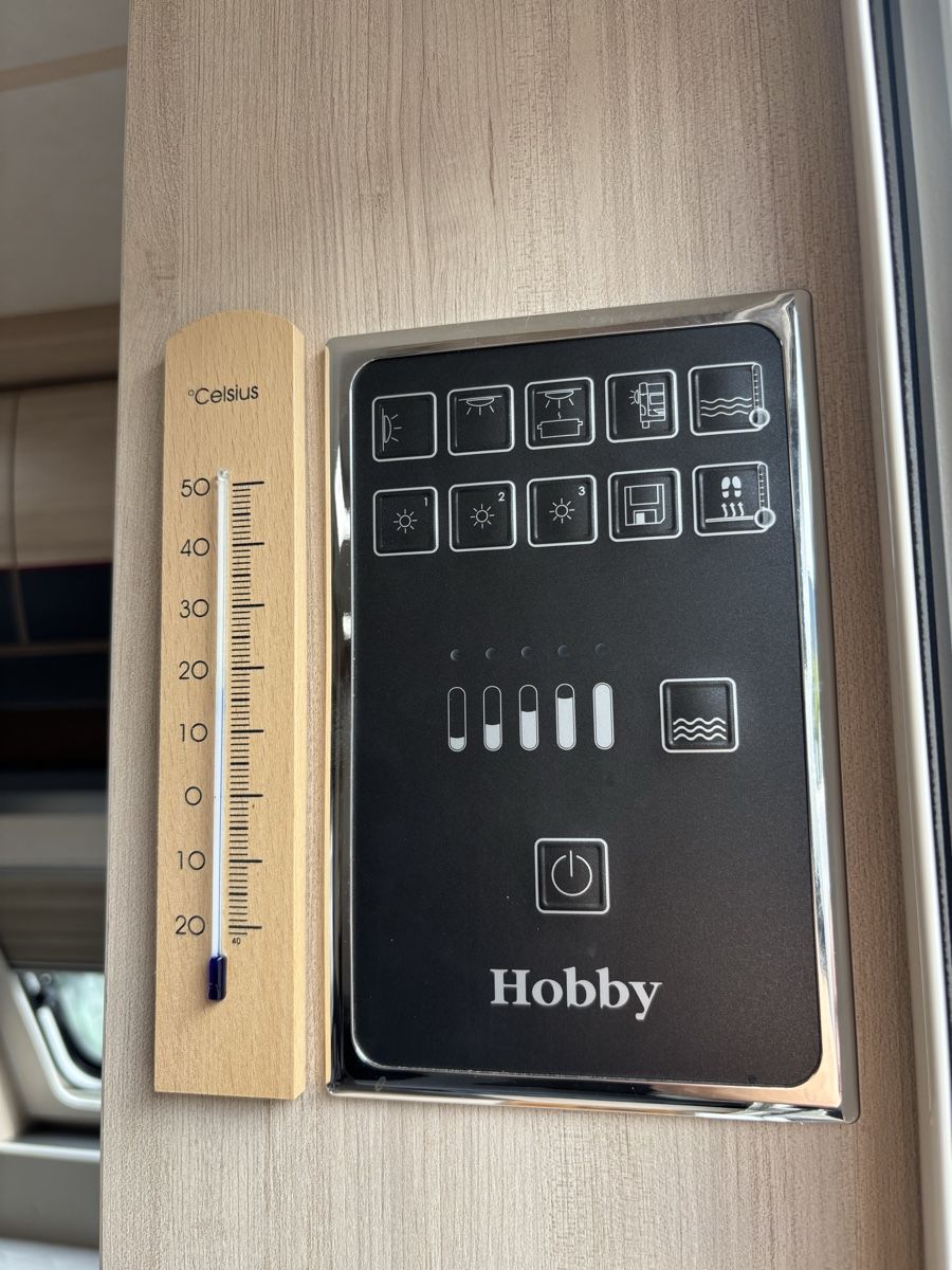 Hobby Véhicules de camping: Caravane hobby DELUXE édition  – D'occasion à Couvet par inf_z6yz 9