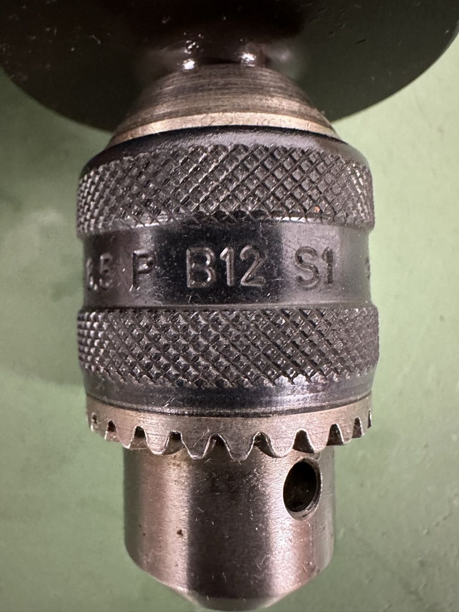 Tutti gli attrezzi: BT30 holder with B12 Drill Chuck. 0-6.5 mm – Usato da Aarberg venduto da SNMachines 3