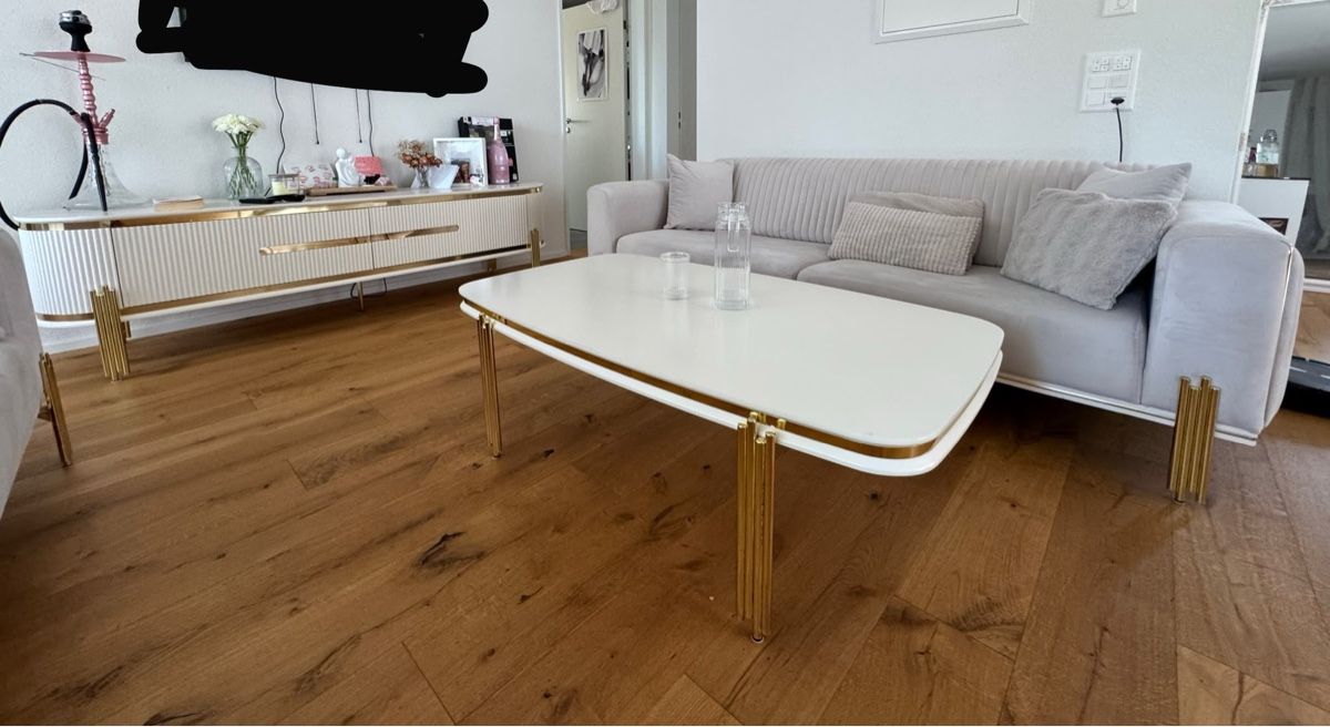 Pfister Divani: Moderne 3-Sitzer Couch im Glam/Ardeco Style  – Nuovo e nell'imballaggio originale da Rorschach venduto da Jube81