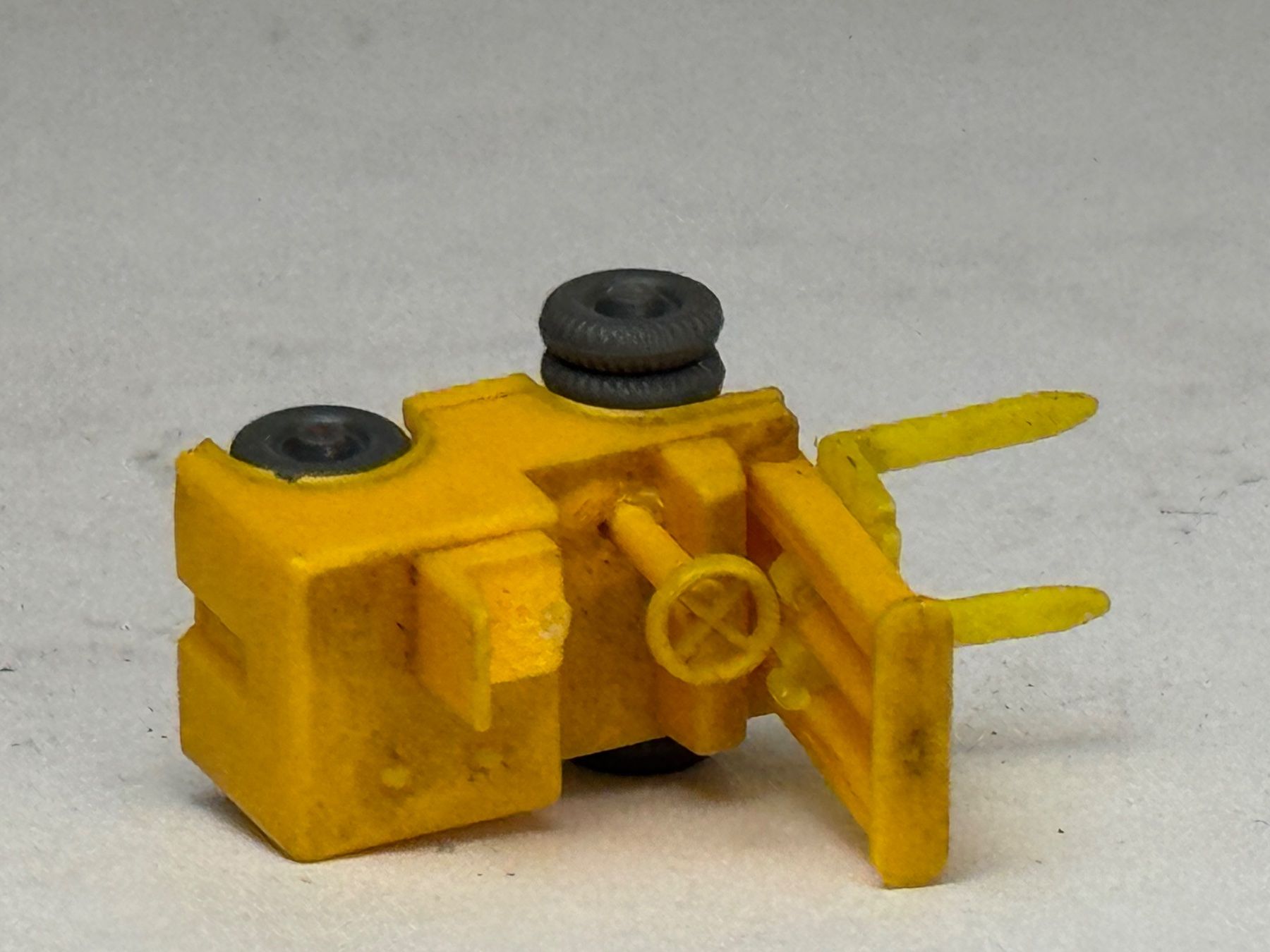 Wiking Modellini d'auto: GB- Wiking Gabelstapler gelb Fahrer fehlt – Usato da Elm venduto da Wikmtz 2