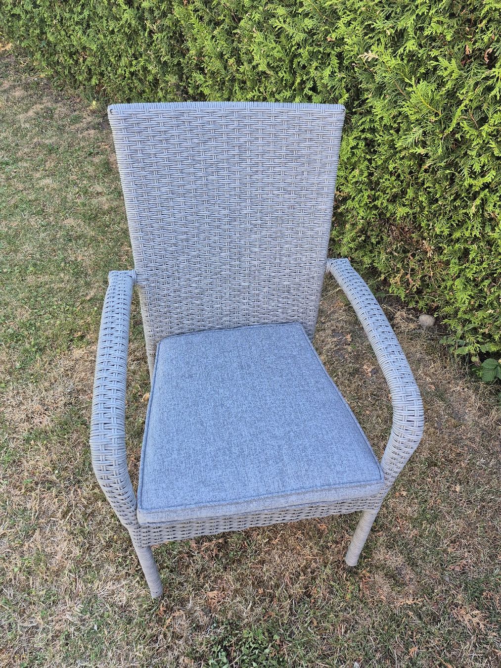 Set di tavolo e panche: Gartentisch – Usato da Winterthur venduto da Lumi11 1