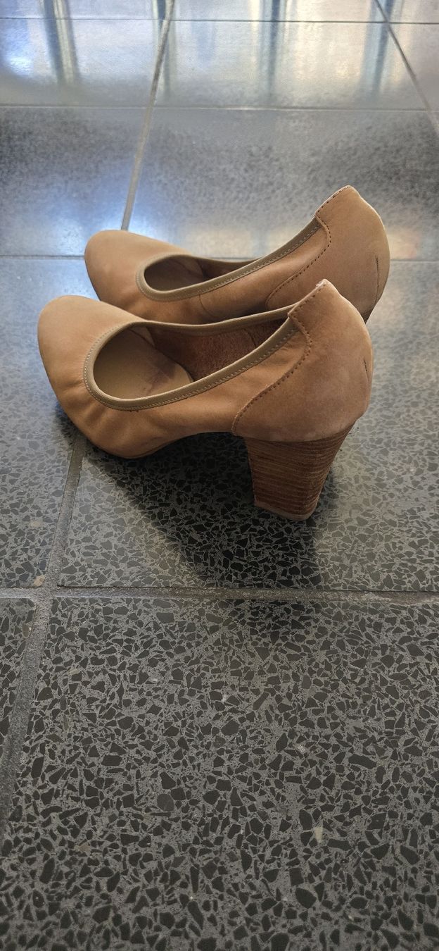 Damenschuhe: Damenschuhe Pumps Bata Grösse 38 gebraucht – Gebraucht aus Seuzach von K_N 1
