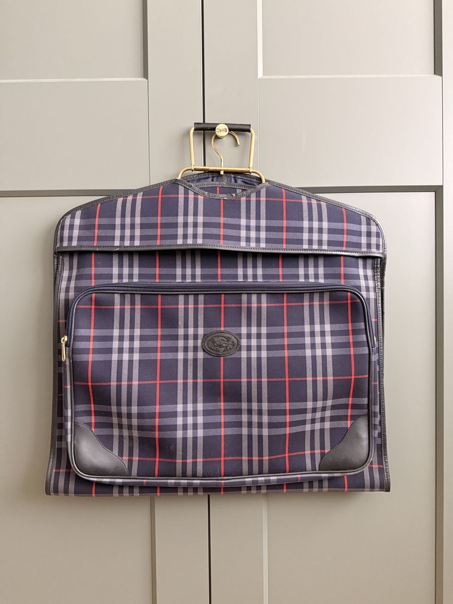 Burberry Cover & Protezioni schermo: Burberry Schutzhülle  – Usato da Stäfa venduto da Laafit