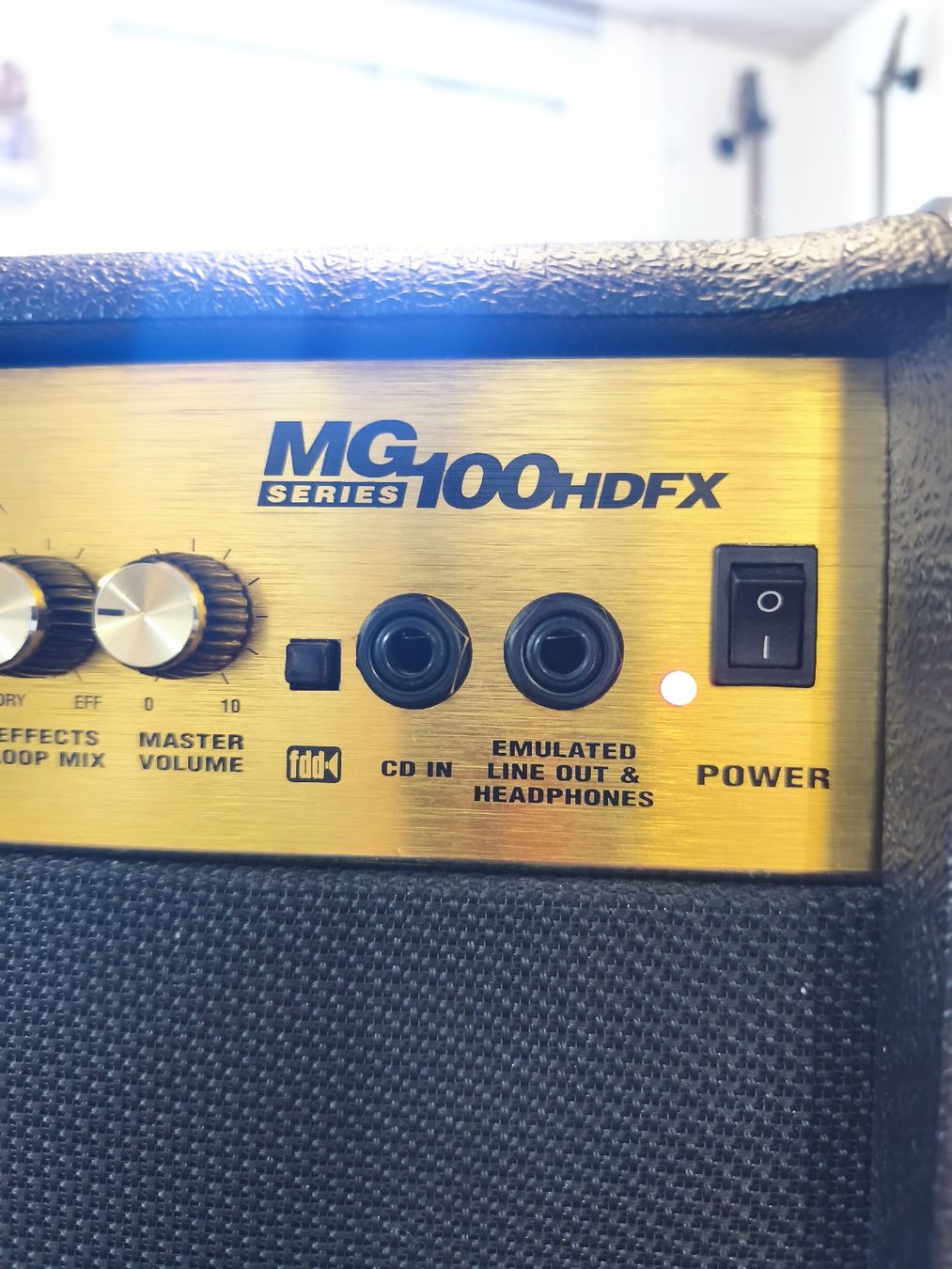 Marshall Amplificateurs: Marshall MG100HDFX plus VS412 140W Halfstack gebraucht – D'occasion à langenthal par Used01 1