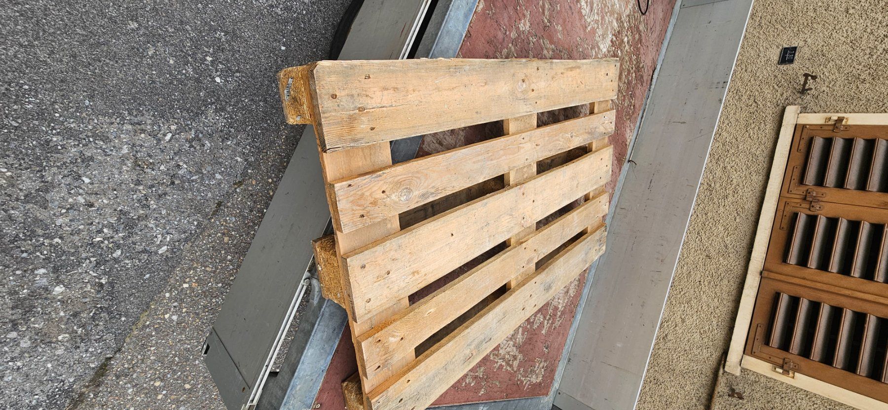 Pallets: SBB Europalette – Usato da Hätzingen venduto da Kuh7 1