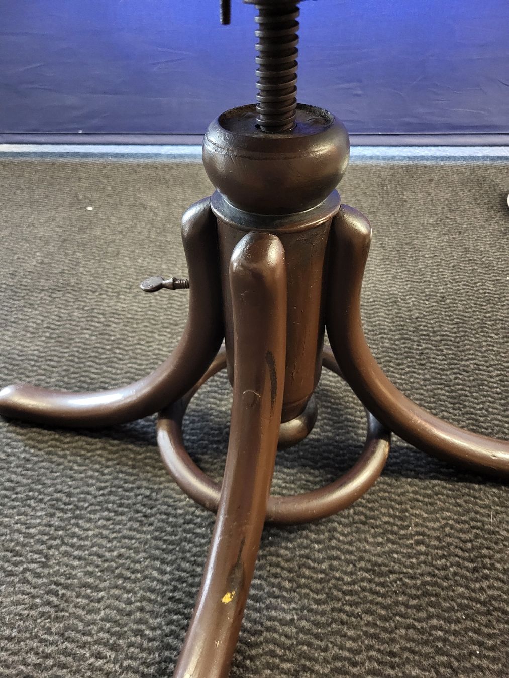Sgabelli: alter Stuhl Hocker  Thonet  ?, – Difettoso da Degersheim venduto da Sonnenbiene55 1