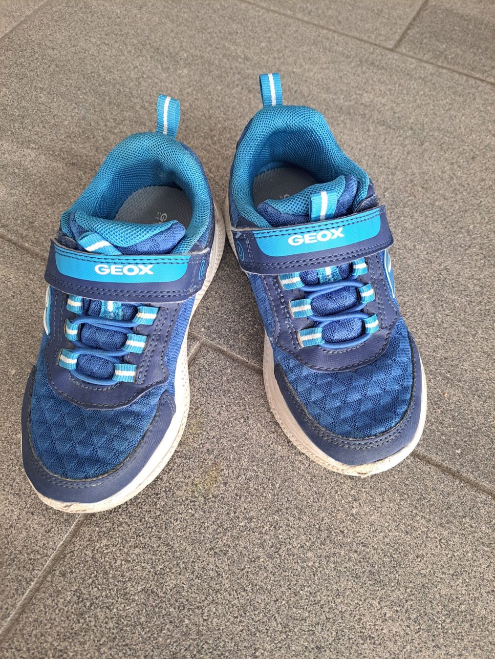 Geox Chaussures garçon: Geox Schuhe Gr 28 mit Lichteffekt – D'occasion à Bünzen par nagyagi111mail 1