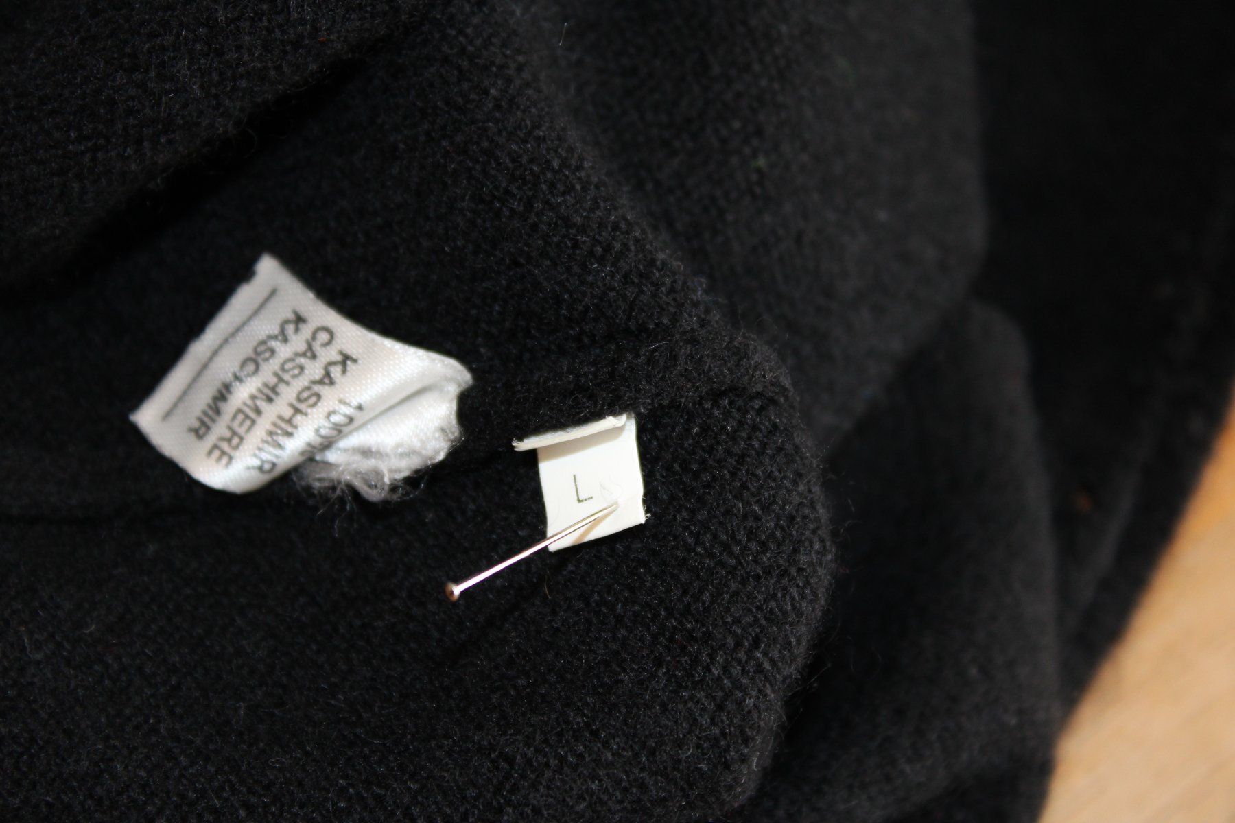Maglioni & Felpe: Kaschmir-Pullover – Usato da Schaan venduto da antikes_und_kurioses 4