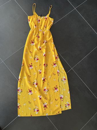 Sommerliches Maxikleid, Gelb mit Blumenmuster, Gr. S2