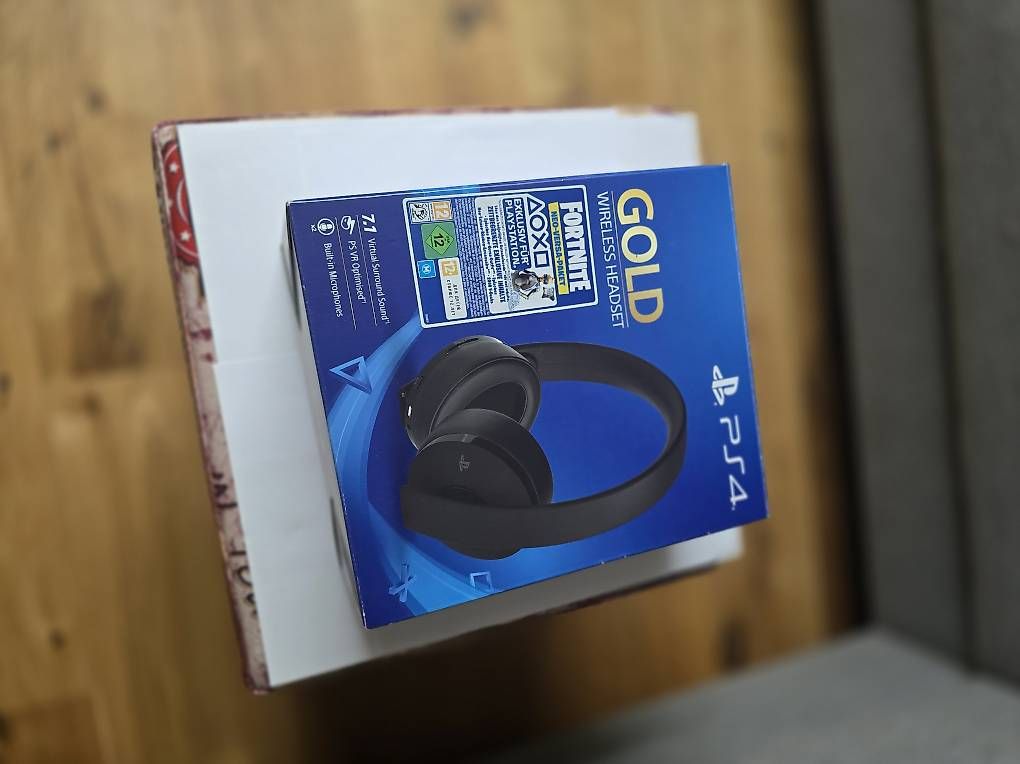 Cuffie: Sony Gold Headset PS4  – Usato da Buchs LU venduto da san_df8f 1