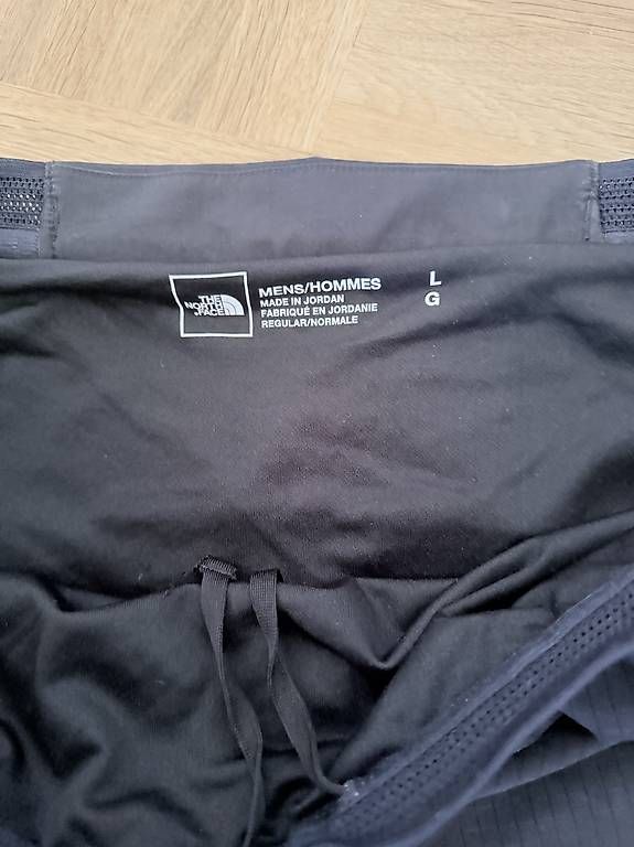 North Face Pantalons: The North Face Shorts – D'occasion à Basel par alu_l9s8 1
