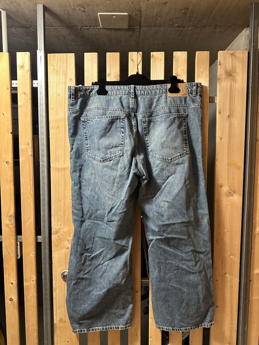 H&M Jeans: Jeans, destroyed Look, Gr.50 – Usato da Uster venduto da staernli4 1