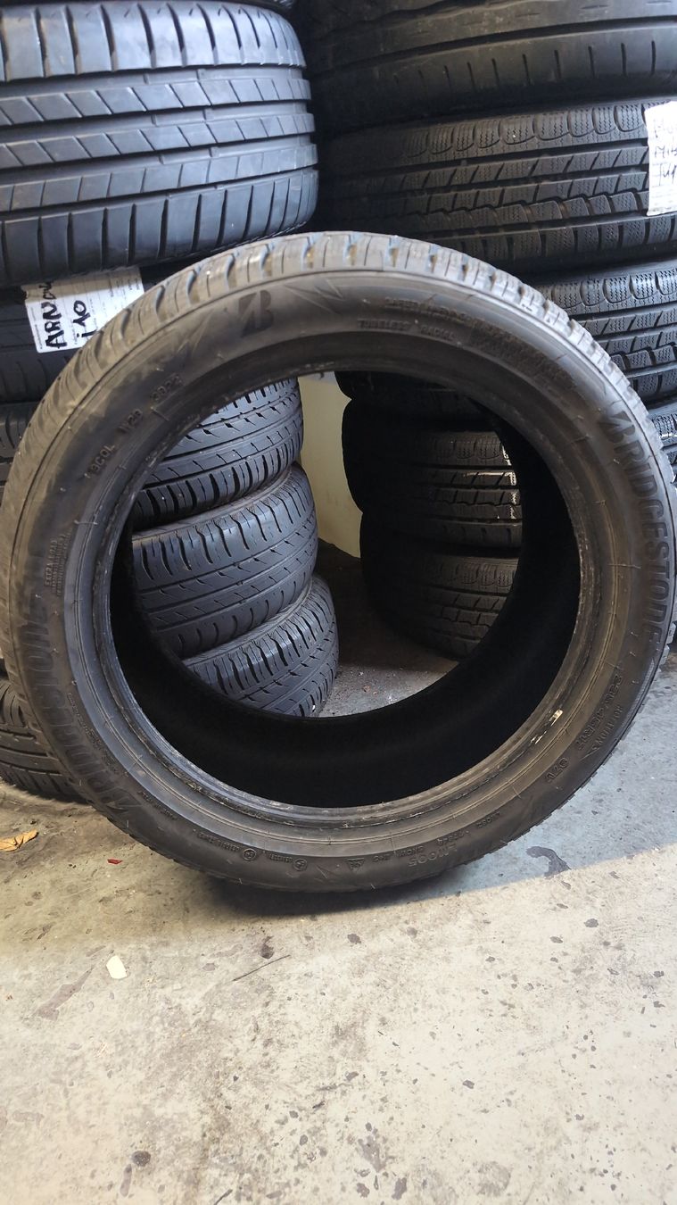 Bridgestone Pneumatici & Ruote complete: Bridgestone 235/45R17 Winter, neuwertig – Usato da Aathal seegräben venduto da Garfield_007 2