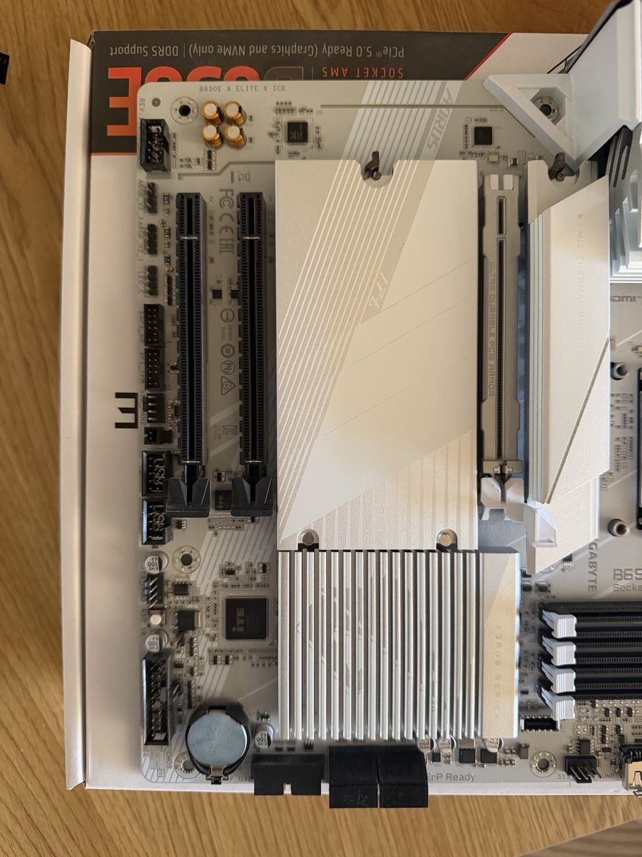 Gigabyte Mainboards: Aorus B650E Elite AX ICE Mainboard  – Gebraucht aus Güttingen von JeffreyGucc 5