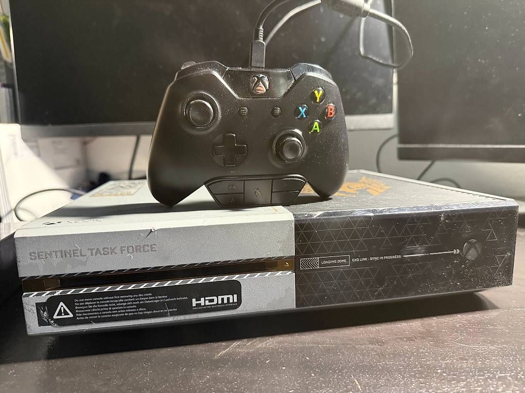Console: Xbox One édition Advanced Warfare occasion + manette – Usato da Ecublens VD venduto da Ozanorback 1
