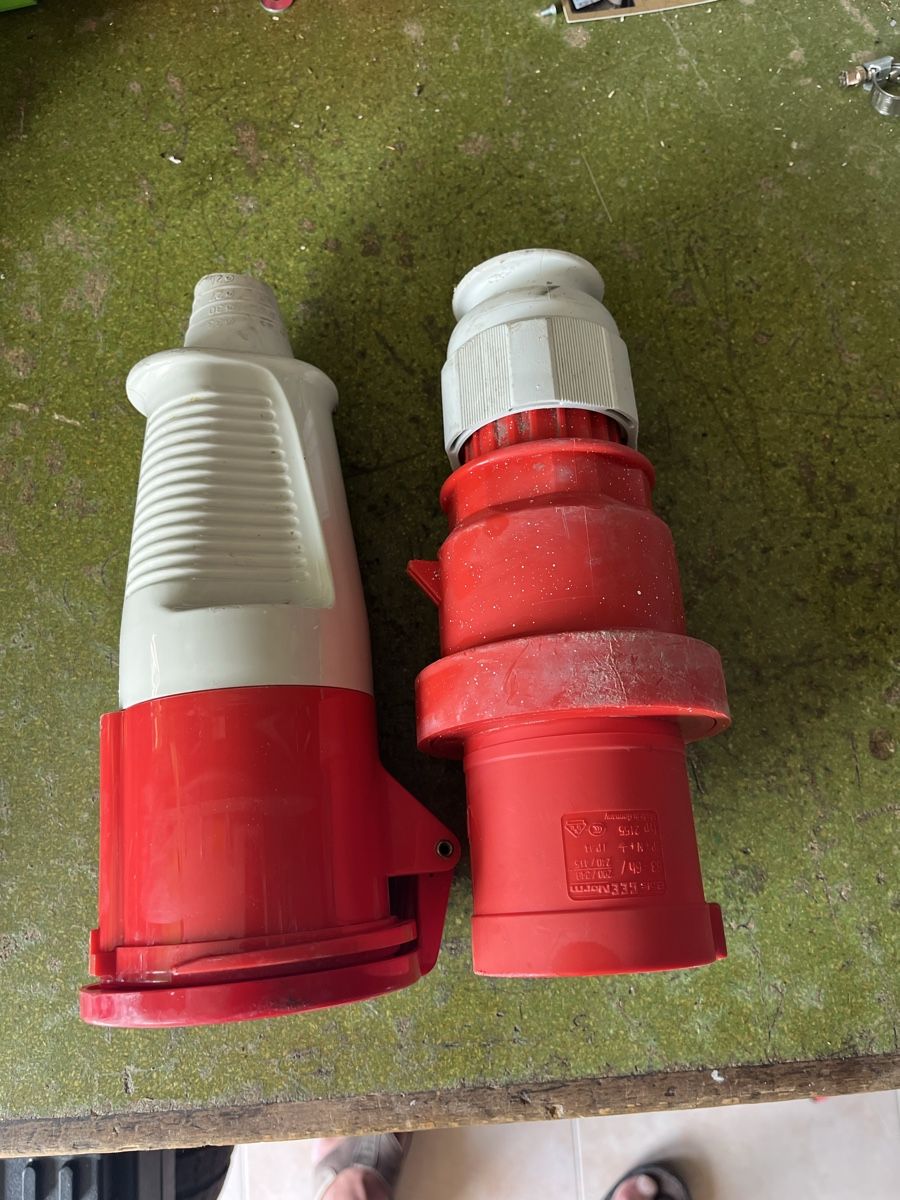 Alimentazione elettrica: CEE63A Stecker u Kupplung – Usato da Neerach venduto da fuz_8d7l 1