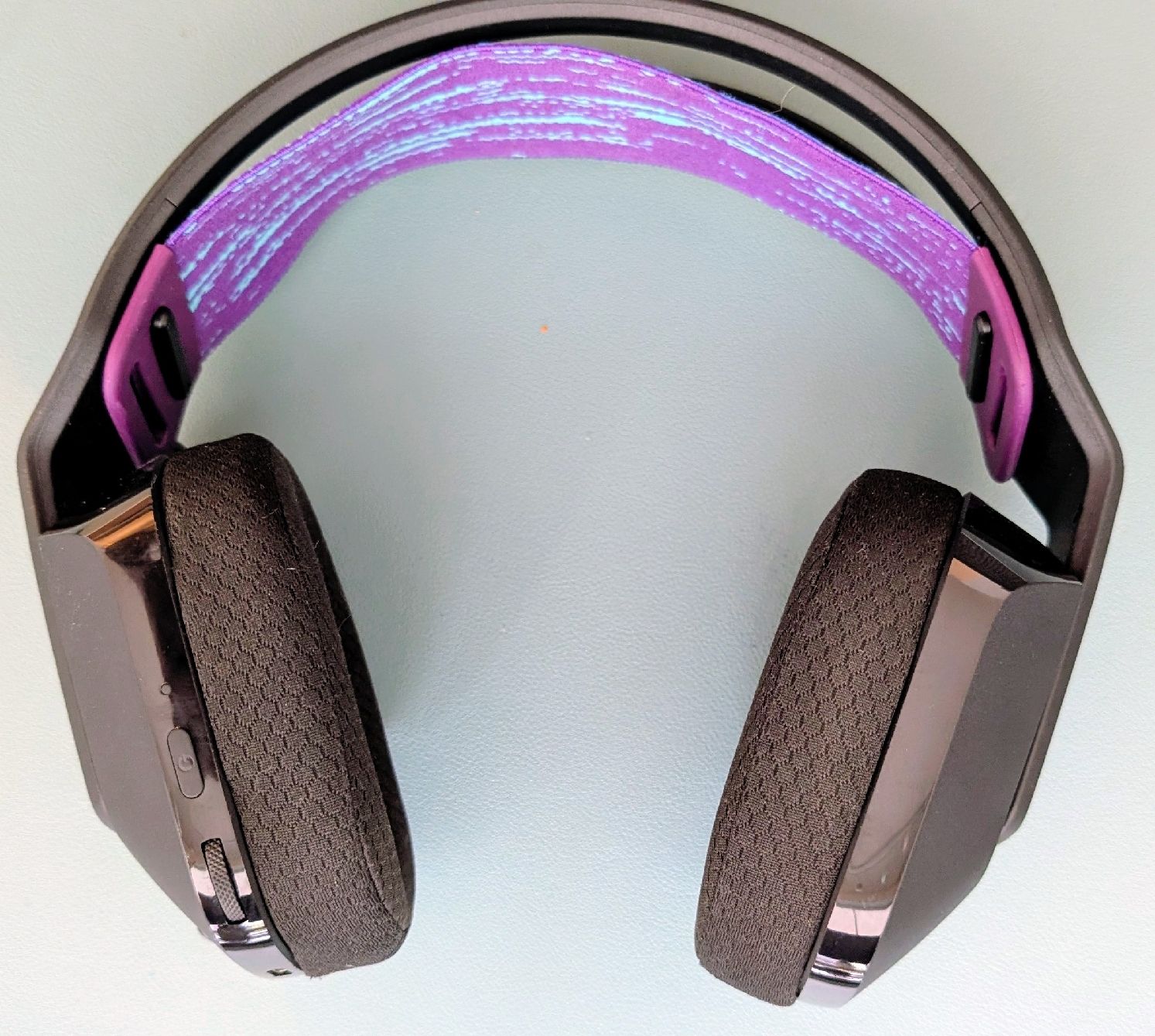Logitech Kopfhörer: Logitech G535 LIGHTSPEED Wireless Gaming Headset+LED Ständer – Neu (gemäss Beschreibung) aus Zürich von Milk-and-Chicken 5