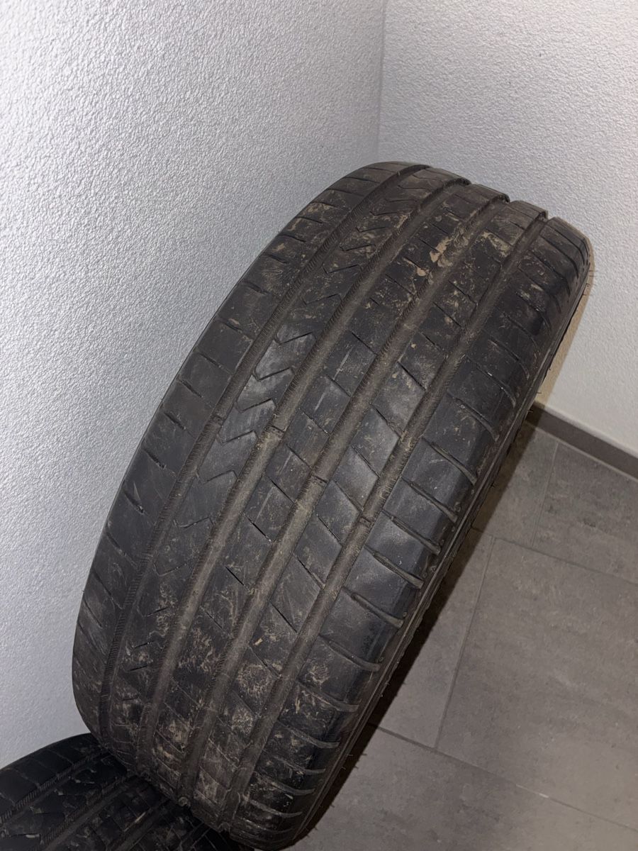 Alle Autoersatzteile: Lot pneus été Hankook  – Gebraucht aus Prilly von Valentin833 8