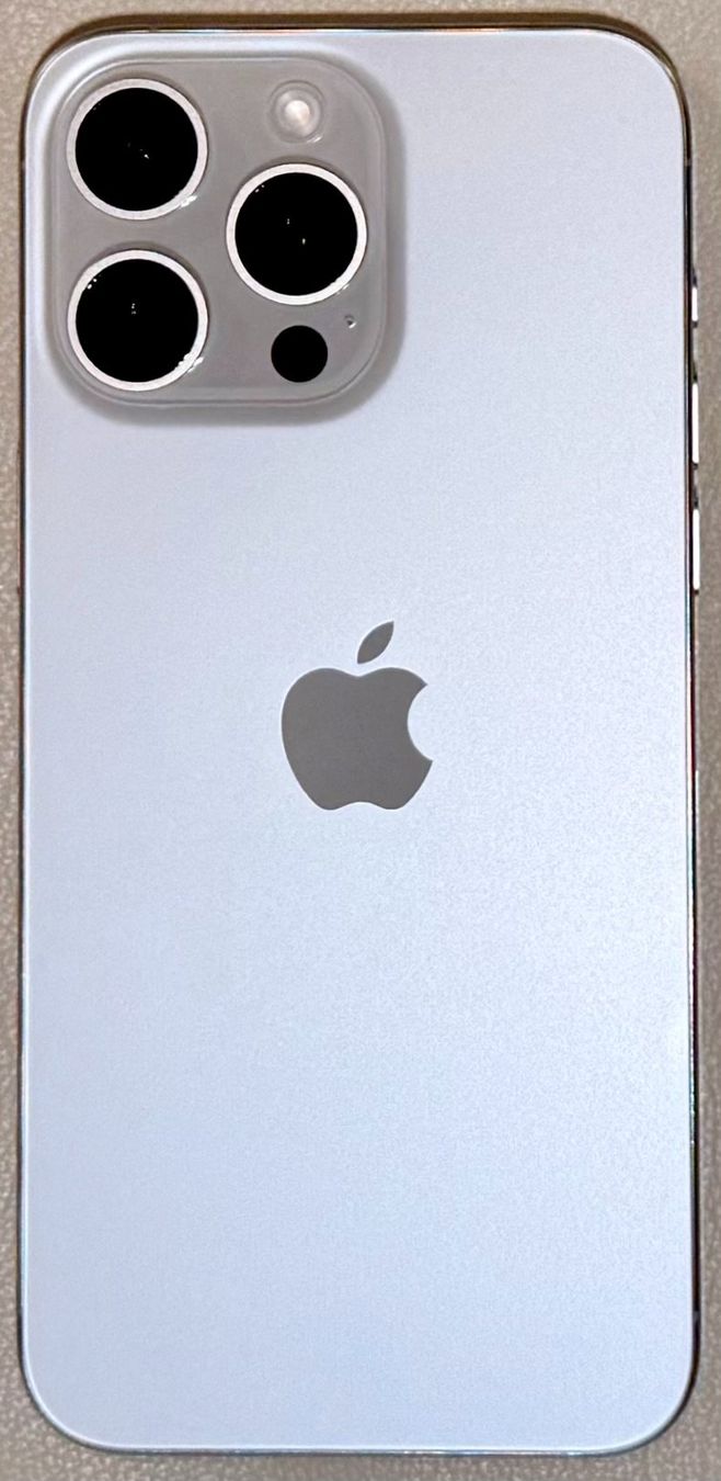 Apple Telefoni cellulari / Smartphones: Apple iPhone 15 Pro Max 1TB, White Titanium – Nuovo e nell'imballaggio originale da Genf venduto da SALES2013SALES