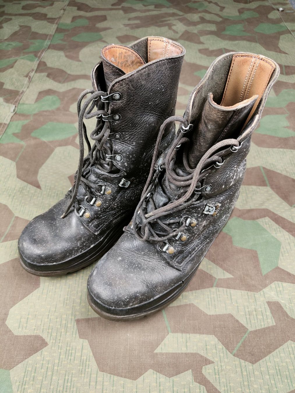 Schweizer Armee Uniformi: Kampfstiefel Ord. 1990, Grösse 280 6 – Usato da Bauma venduto da SwissMilitaria 1