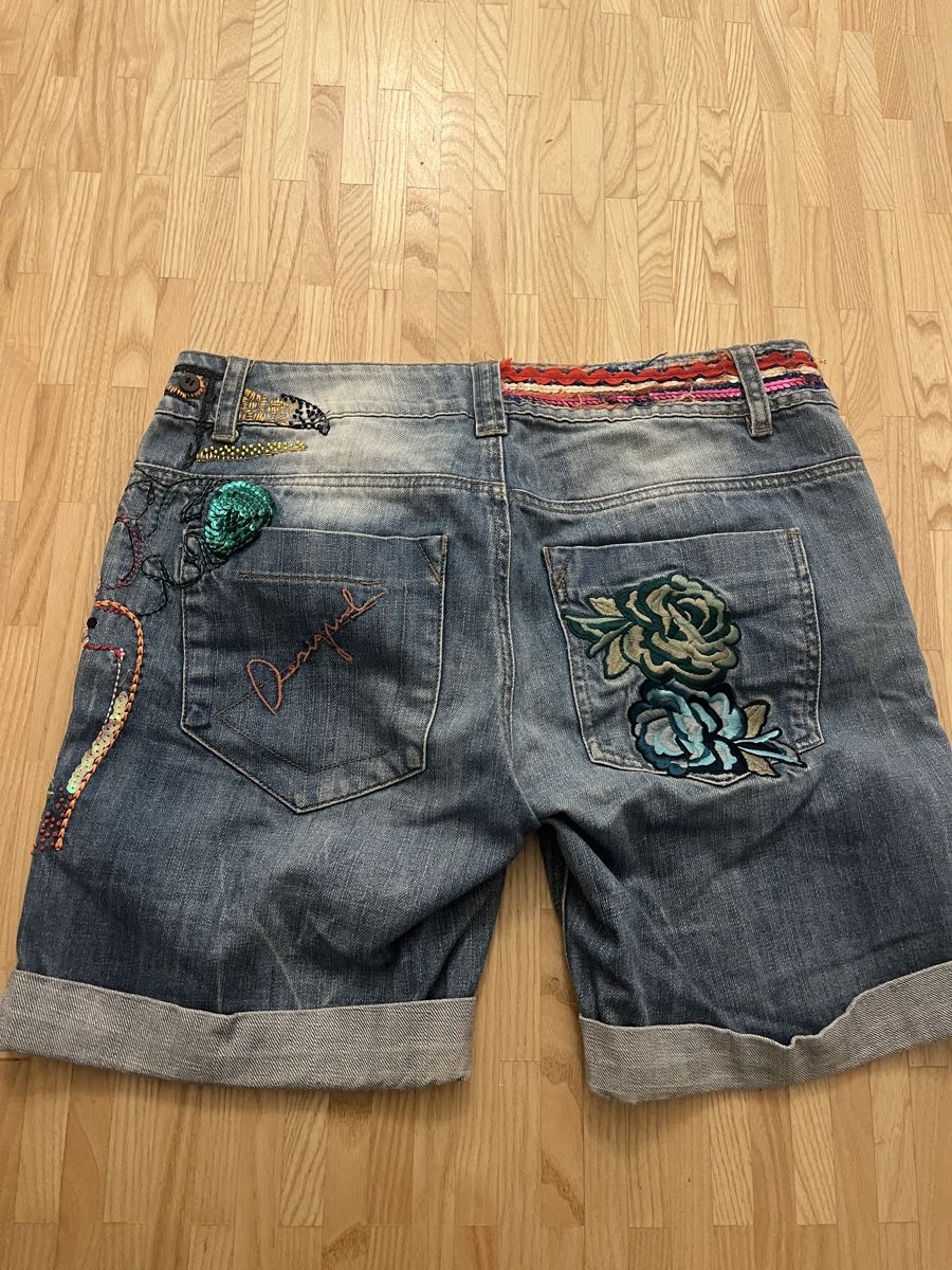 Desigual Jeans: Jeans Shorts Desigual – Usato da St. Gallen venduto da elli18 1