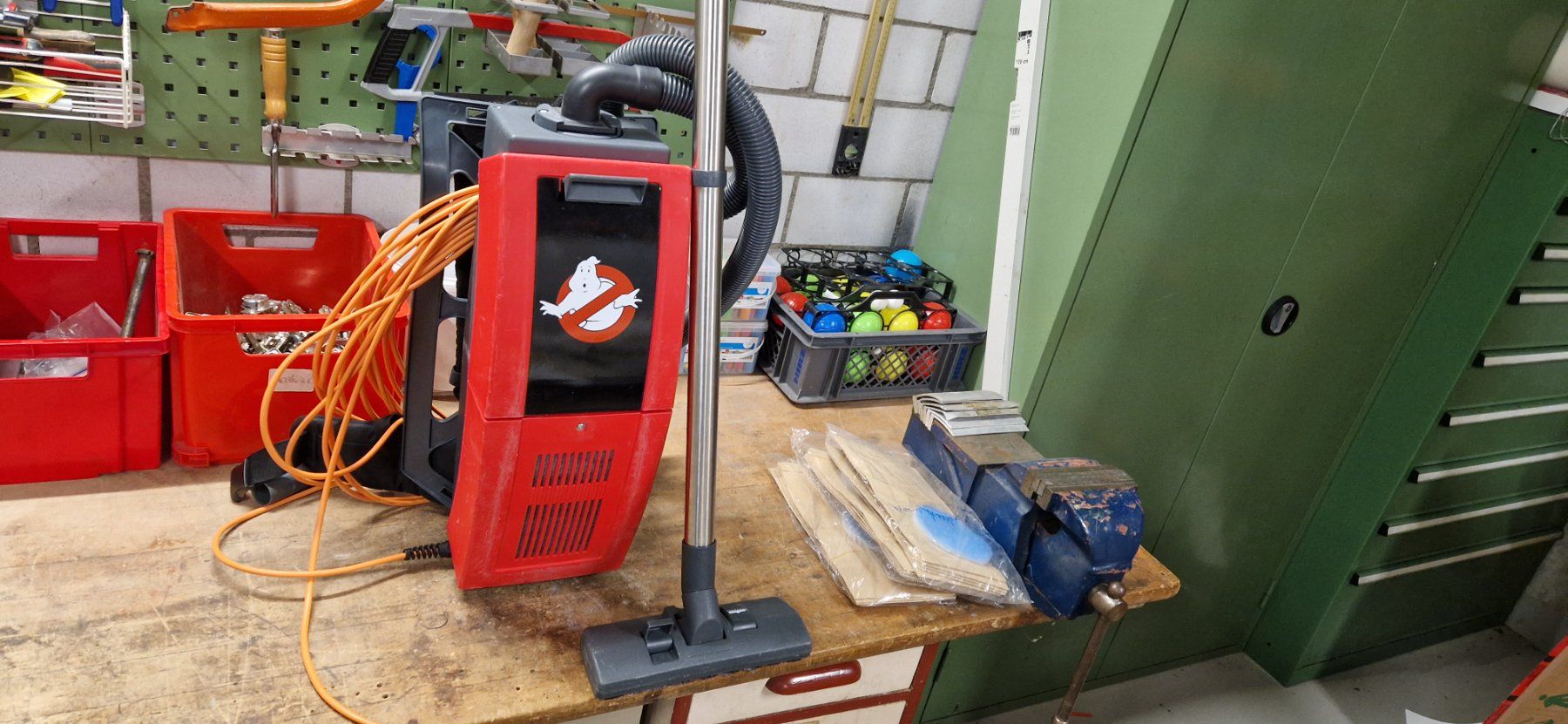 Cleanfix Aspirapolveri & Accessori: Cleanfix RS05 Profi-Rucksackstaubsauger ab 1.- – Usato da Widen venduto da Haus_Morgenstern