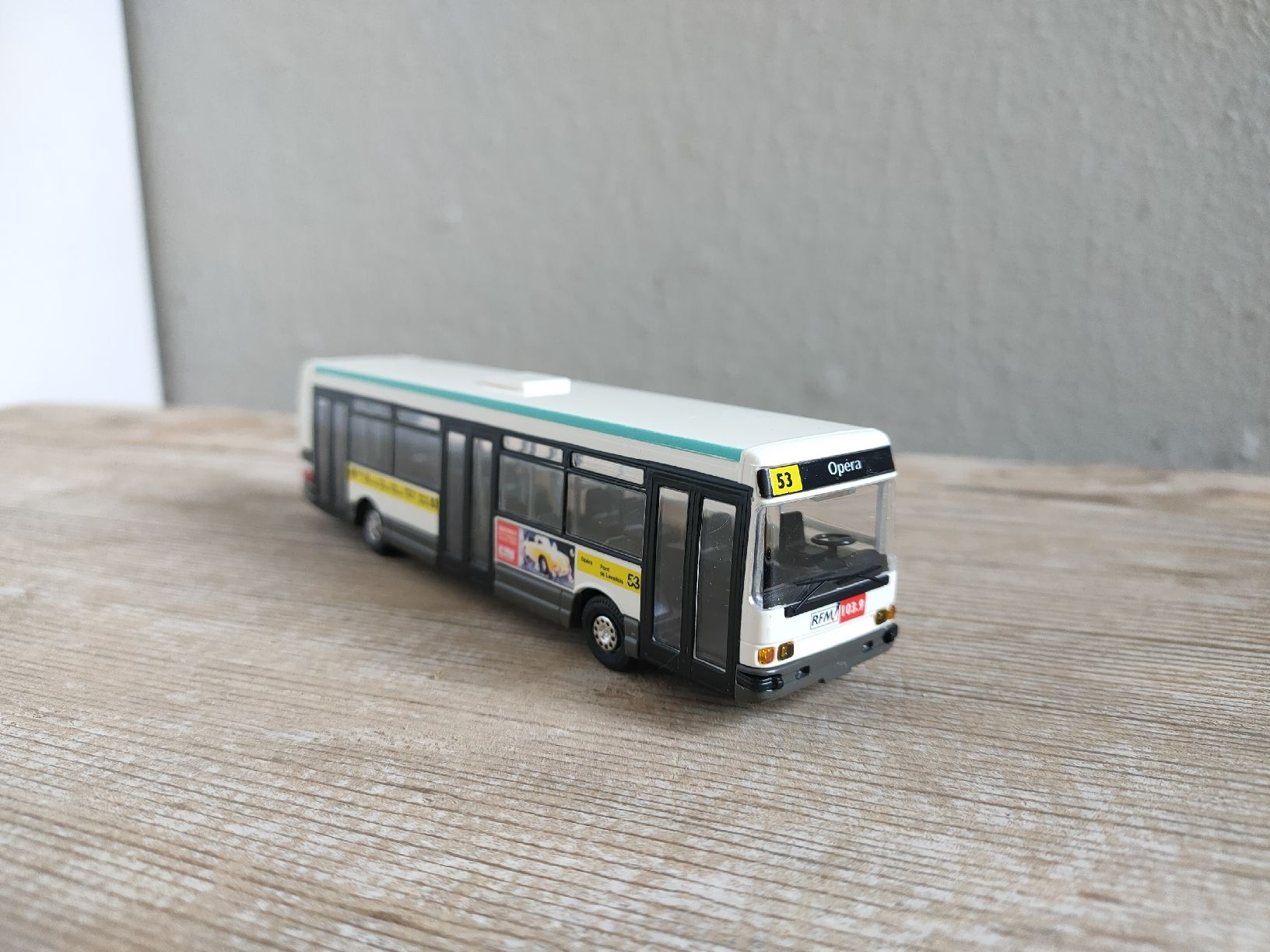 Busch Modellini d'auto: Busch Bus Paris – Usato da Burgdorf venduto da bri5
