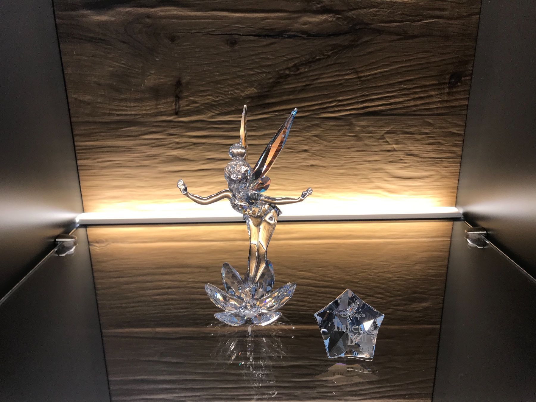 Swarovski Statuette: Swarovski - Edition limitée de la Fée Clochette – Nuovo (secondo la descrizione) da Locarno venduto da Michel840211