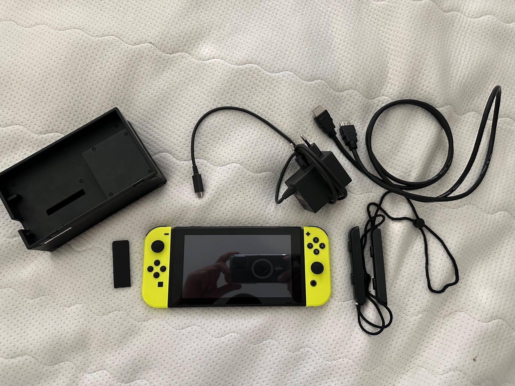 Nintendo Console: Nintendo Switch V1 UNPATCHED Mega-Set: 4 Joy-Cons – Usato da Oetwil am See venduto da nbo_s8jk