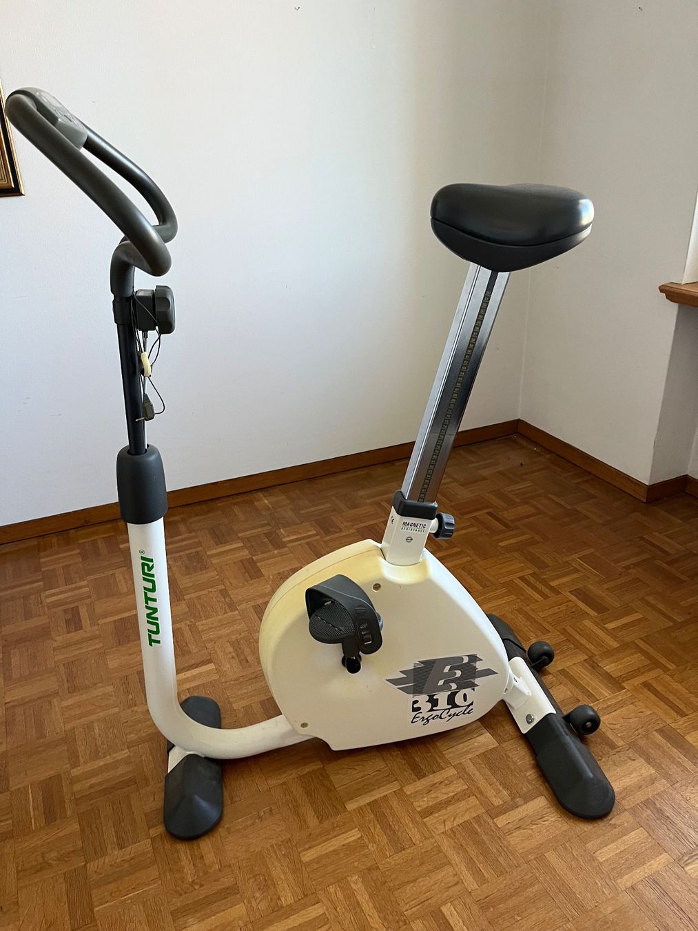Tunturi Vélos d'appartement: Tunturi Ergometer E610 – D'occasion à Küsnacht ZH par dwst 4