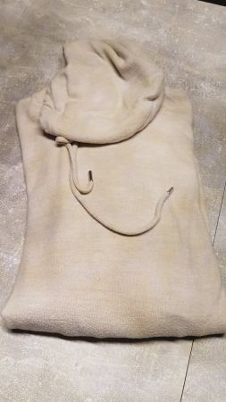 Pull grandeur M avec capuchon marque H&M