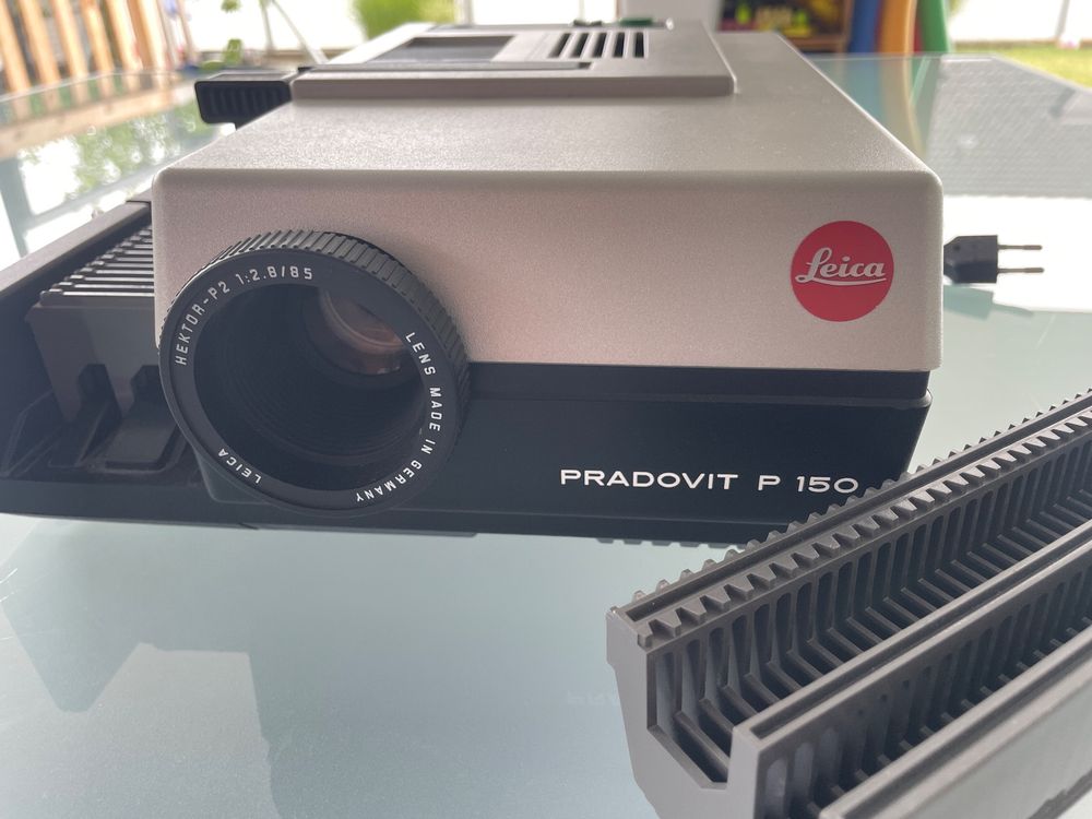 Diaprojektor Leica Pradovit CA 1500 (Gebraucht) in Oberrieden für CHF