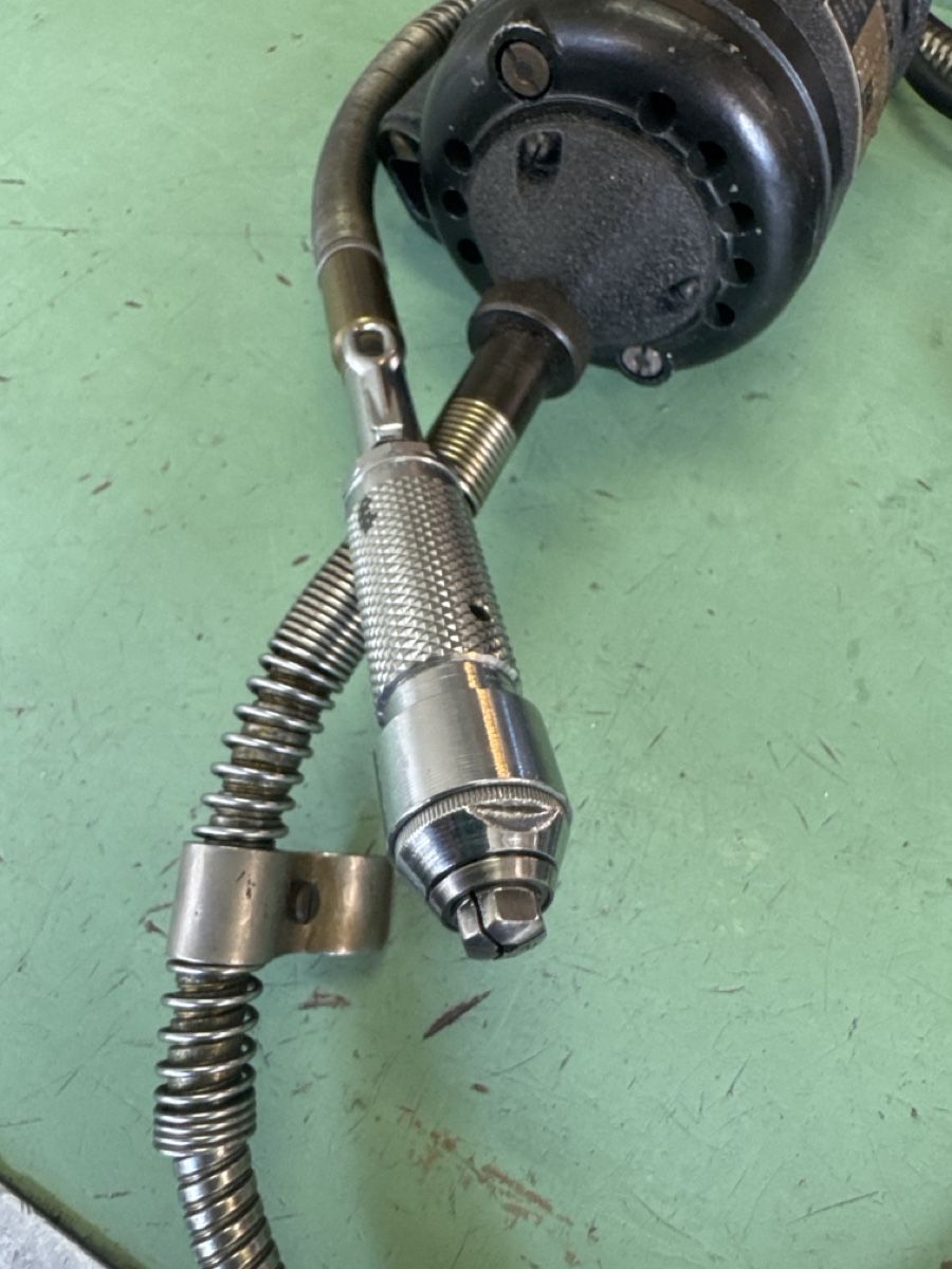 Tutte le macchine: Ebavureuse ELEMO A.G. Basel - robuste! – Usato da Aarberg venduto da SNMachines 2