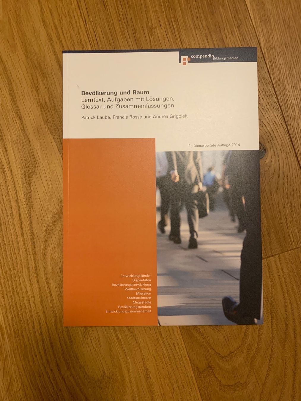 Libri: Bevölkerung und Raum – Nuovo (secondo la descrizione) da Binningen venduto da lea_5mf8