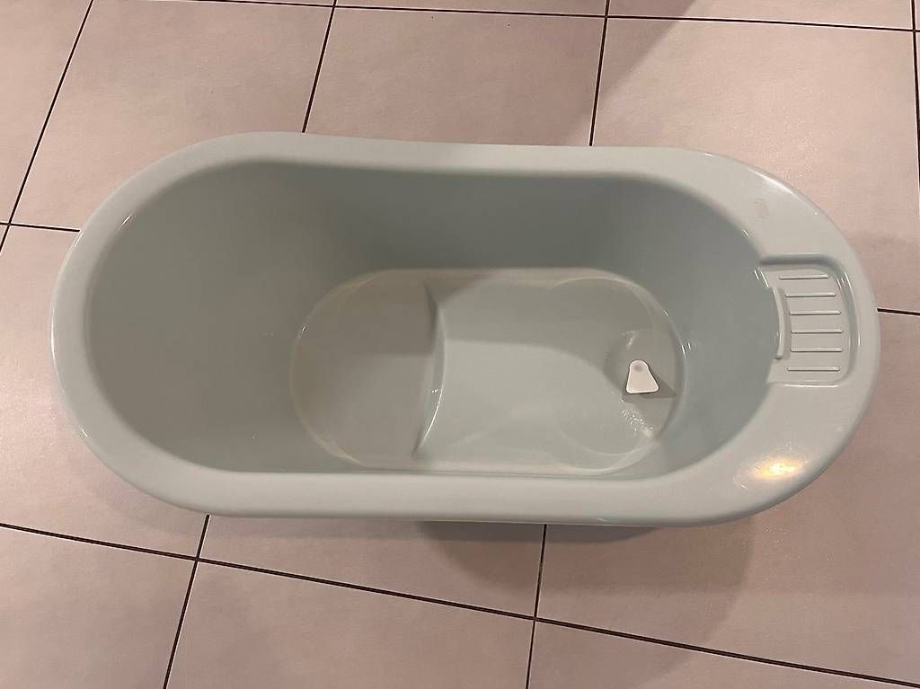 Badewannen: Babybadewanne mit Ablass - Entenmuster – Gebraucht aus Zug von BT6300 1