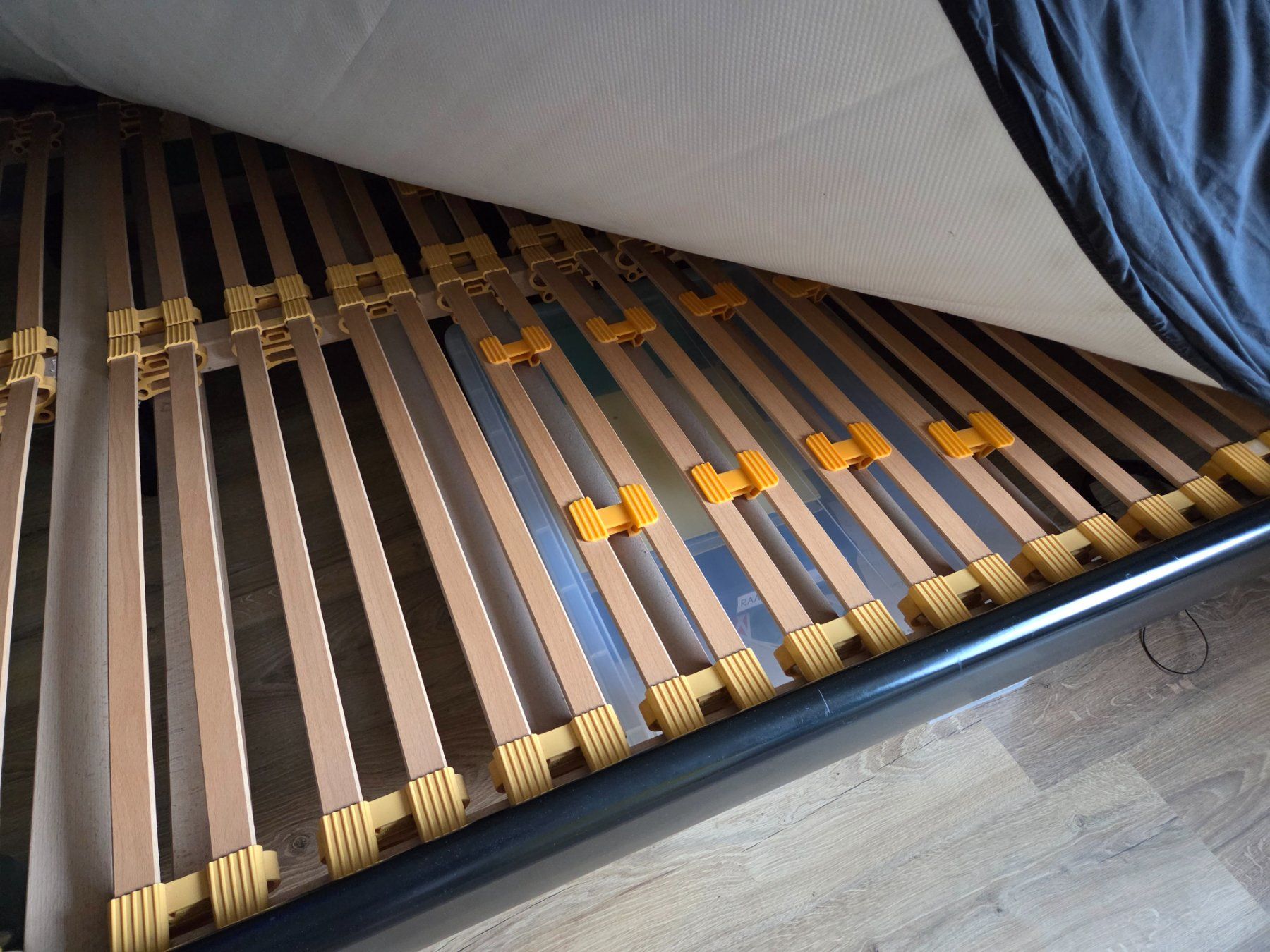 Betten: Bett 200×160 – Gebraucht aus Ehrendingen von celts 2