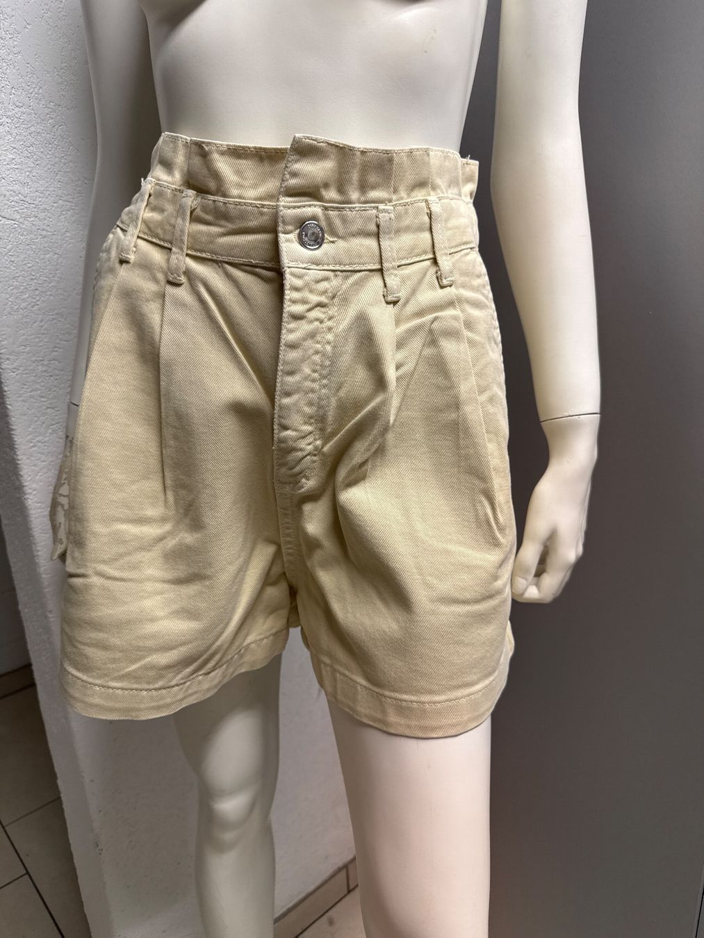 Zara Pantaloni: SHORT ZARA gr 38 – Usato da Birr venduto da WalkyriaM