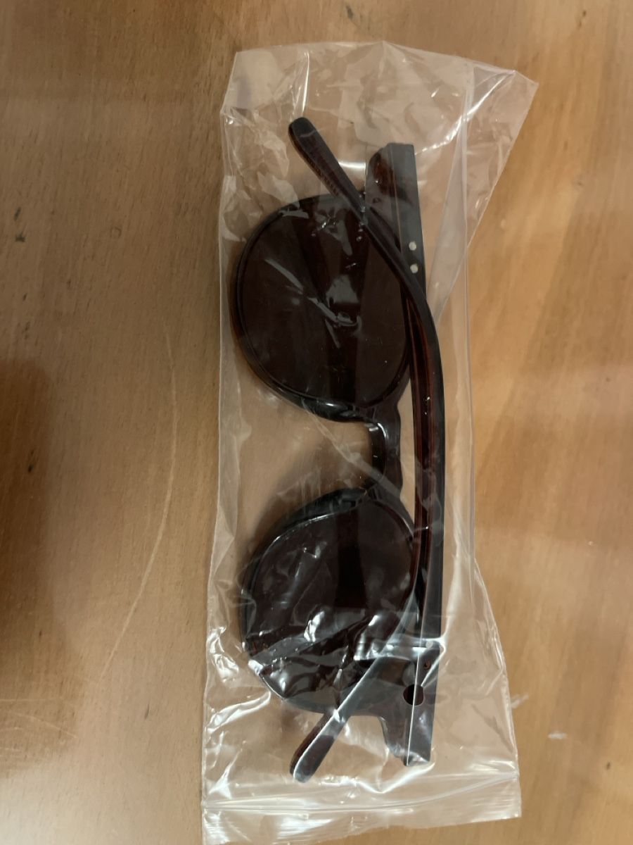 Occhiali & Lenti: Lunettes de soleils brunes – Nuovo e nell'imballaggio originale da Genève venduto da Majikamu 1