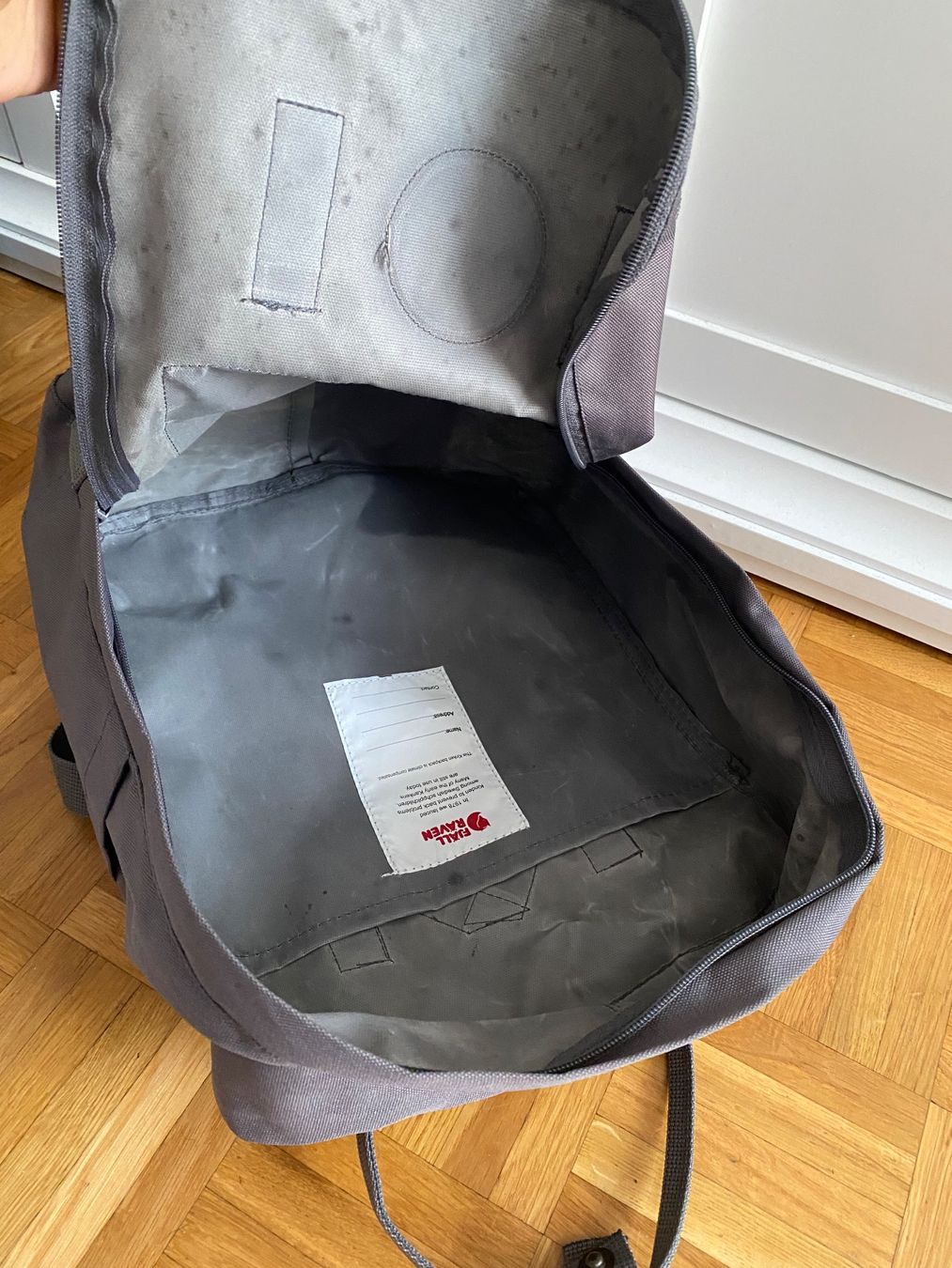 Fjällräven Zaini: Fjallraven Kanken Grau Rucksack – Usato da Givisiez venduto da dor_xb9k 3