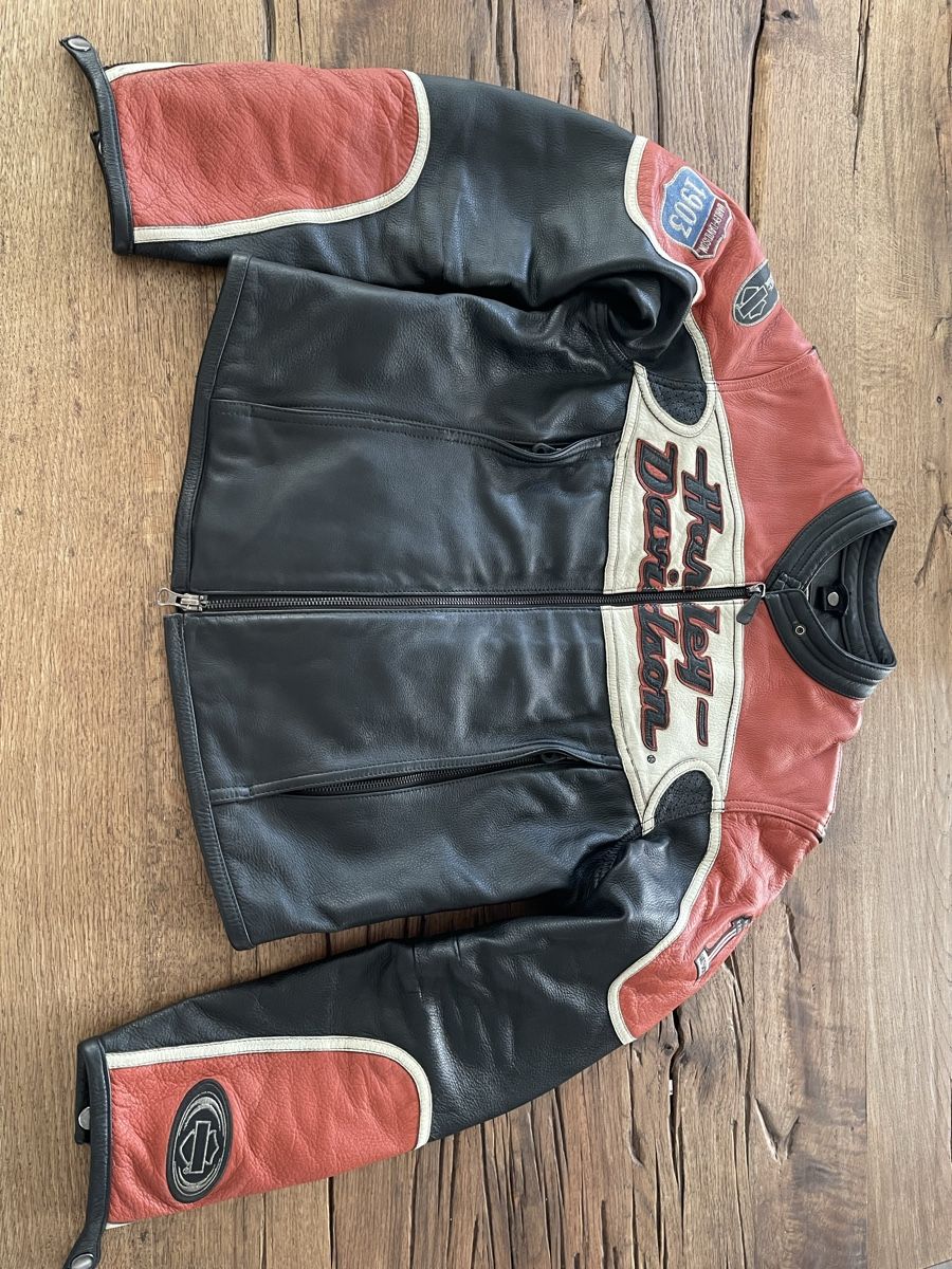 Harley-Davidson Jacken: Harley Davidson Damen Motorradjacke Gr. M – Gebraucht aus Dänikon ZH von moritz07