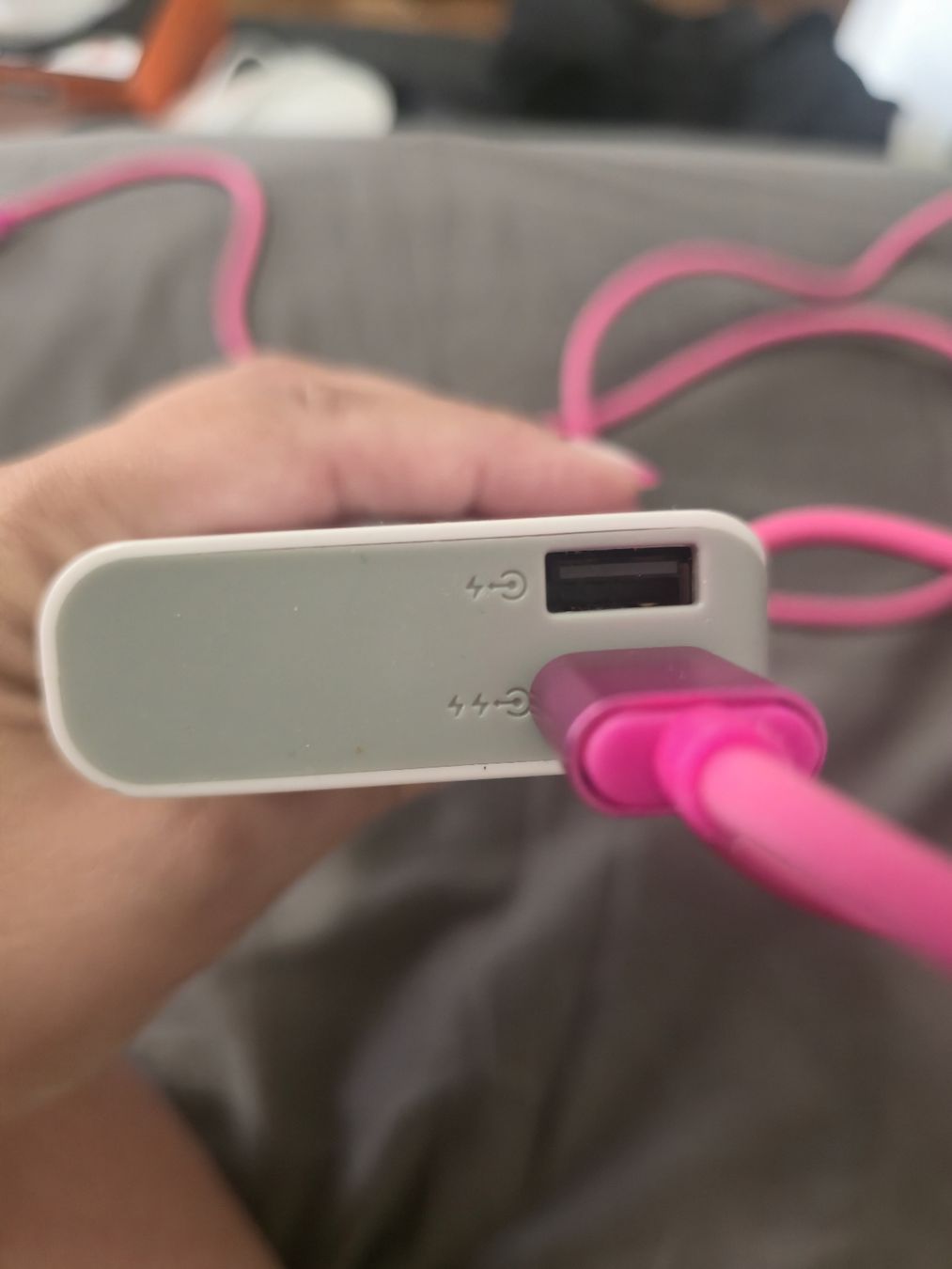 Chargements: Chargeur externe blanc  – D'occasion à Coppet par ang_g2t8