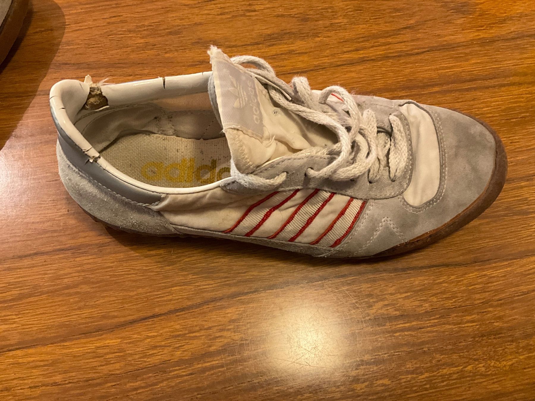 Adidas Scarpe da uomo: Vintage Adidas Indoor Super, Gr. 40.5 – Usato da Fribourg venduto da JohnZ89 2