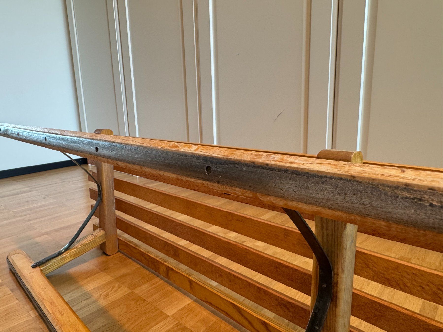 Luge: Alter Holzschlitten mit Zugseil – D'occasion à Zürich par muxamsonntag 7