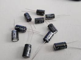 Elektrolyt Kondensator 330uF 25V 5Stk
