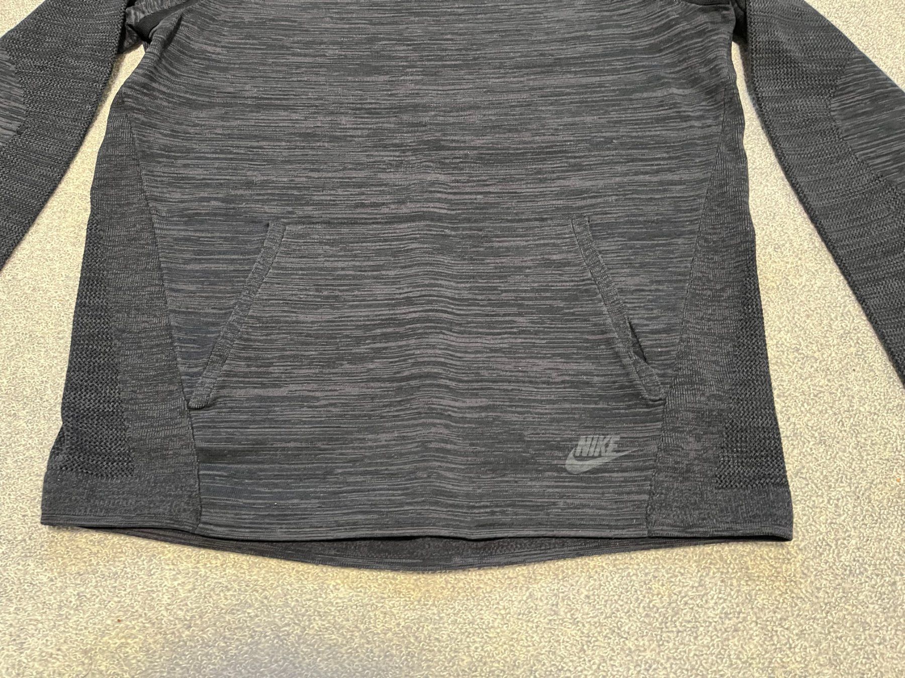 Nike Pullover & Sweatshirts: NIKE Sweatshirt Gr M – Gebraucht aus Rekingen AG von Barmaleus 2