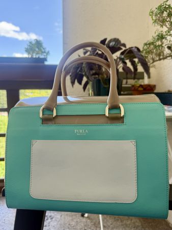 Furla Candy Bag Medium – mit herausnehmbarem Inneneinsatz