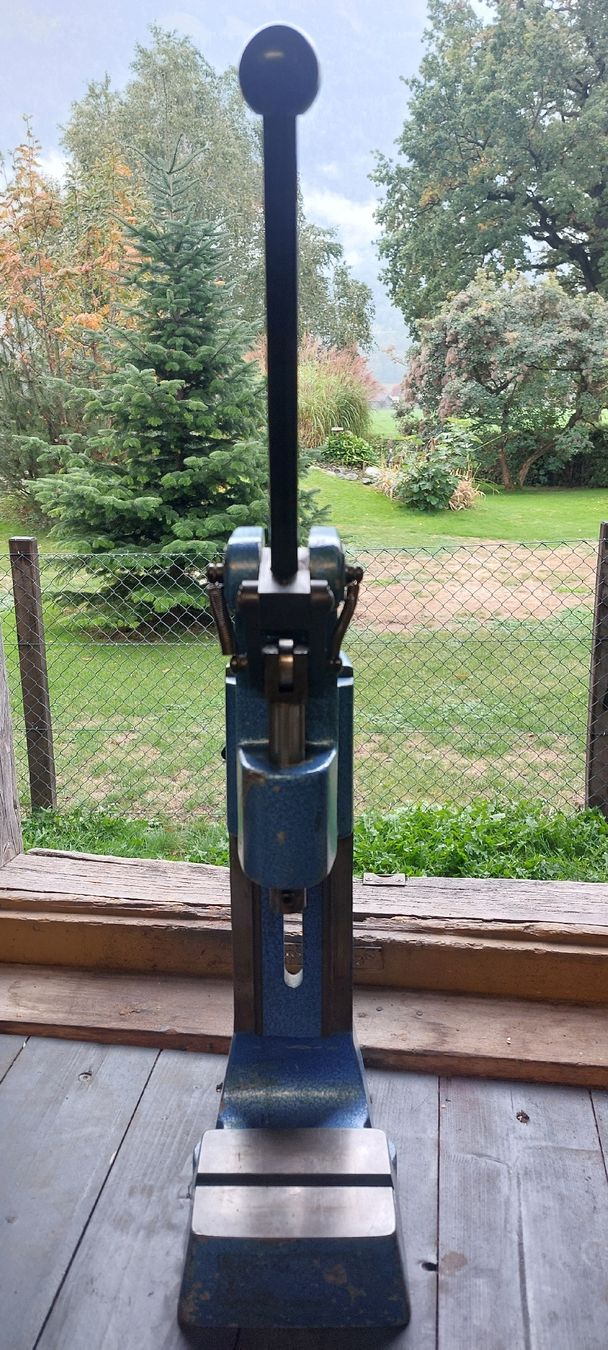 Tous les outils: Kniehebelpress – D'occasion à Giswil par Stocki02 1