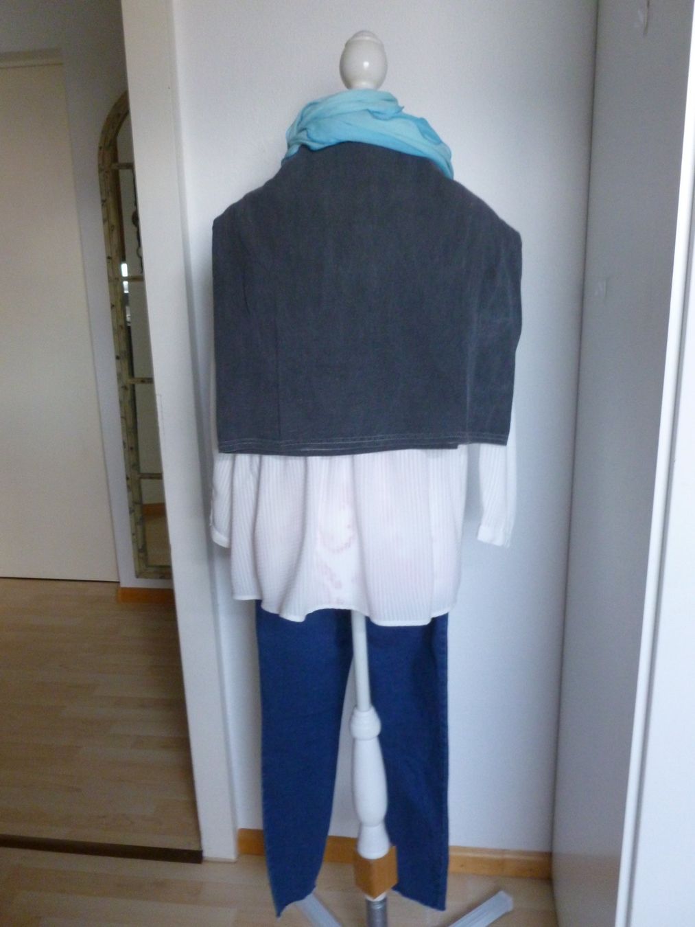 Kleiderpakete: 3 Teile – Gebraucht aus Arlesheim von Jadur 1